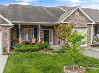 1660 Emerald Pointe Ln, Knoxville, TN 37918