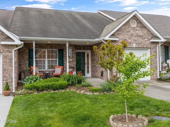 1660 Emerald Pointe Ln, Knoxville, TN 37918