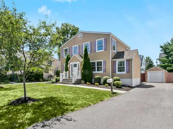 204 Eastlawn Street, Fairfield, CT 06824