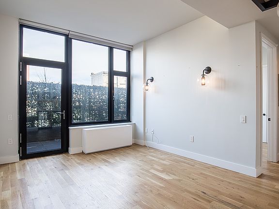 4th image of 670 Pacific St #105