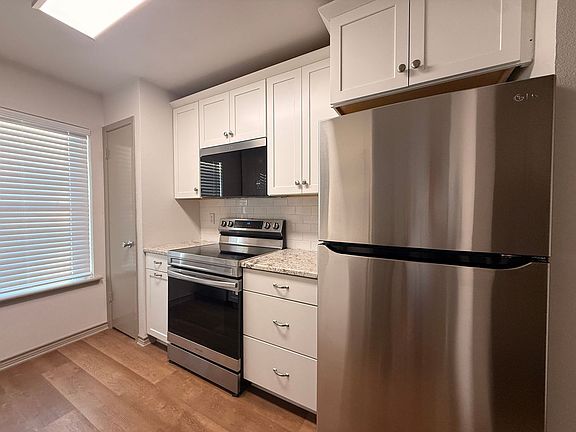 3rd image of 3604 Andrea St