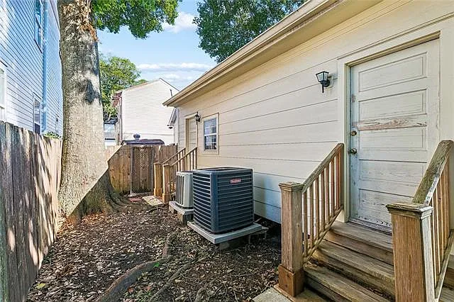 7412 Zimpel St — Photo 19