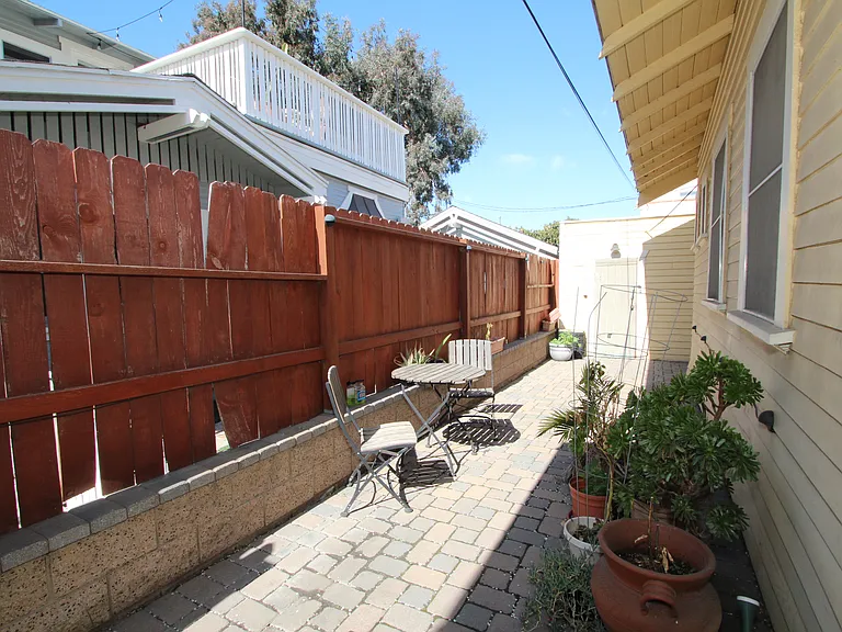 2939 E 3rd St — Photo 13