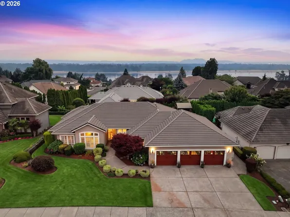 15301 SE Rivercrest Dr, Vancouver, WA 98683