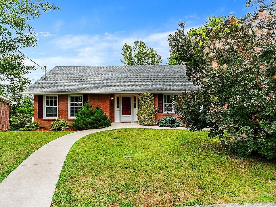 1st image of 103 Deepwood Dr
