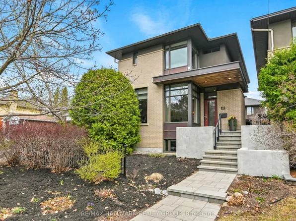 481 Melbourne Ave, Ottawa, ON K2A 1W4