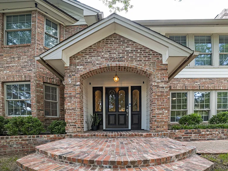 1702 Crested Butte Dr — Photo 1