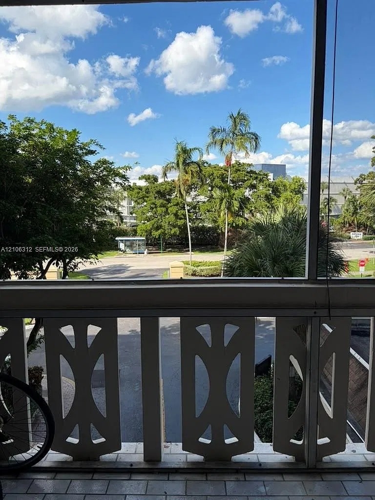 Canongate Condo No One — Photo 1