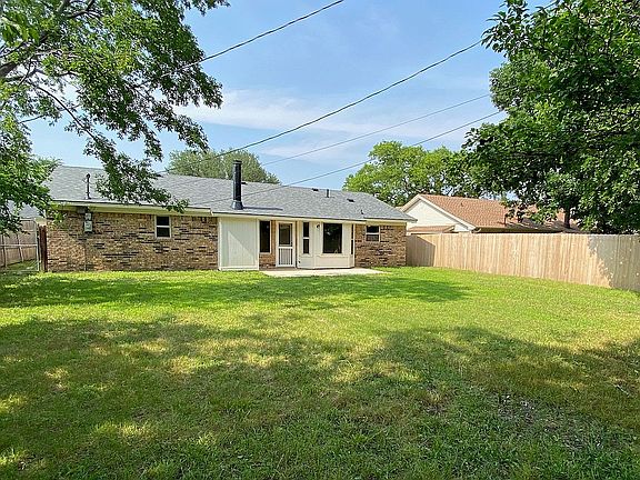 Backyard / New Cedar Fencing