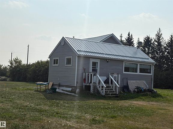 3rd image of 10212 Township Road 584