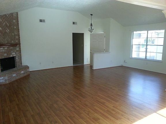 5th image of 10511 Den Oak Dr