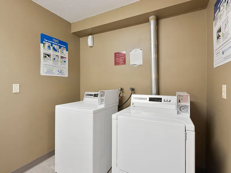 Canyon Estates Apartments — Photo 10