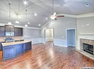 7002 Camrose Ln NW, Huntsville, AL 35806