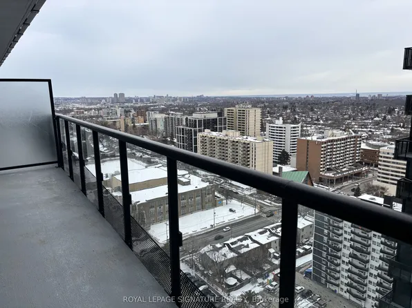 117 Broadway Ave #2312, Toronto, ON M4P 1V3