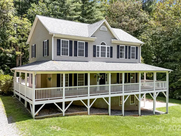 135 Whitaker Rd, Fairview, NC 28730