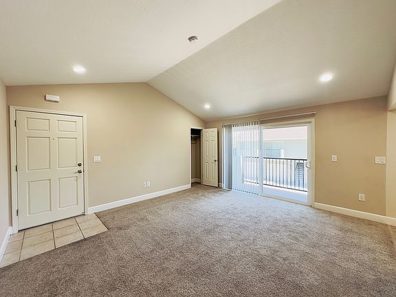 3rd image of 1665 Whitwood Ln APT 4