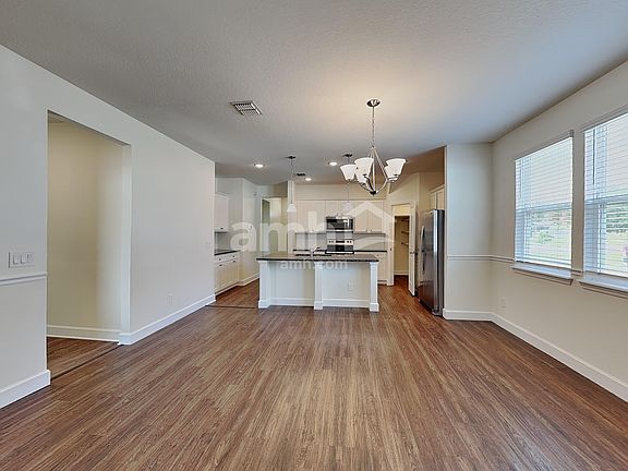5th image of 2449 Park Ave