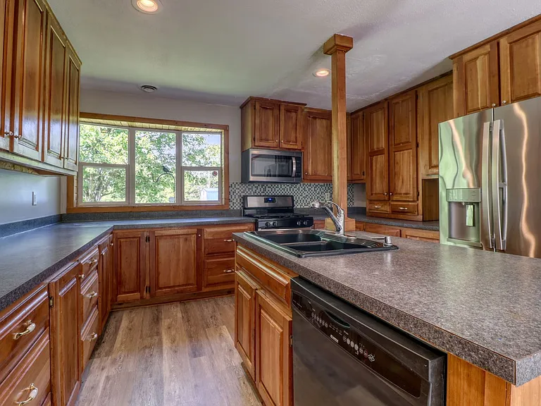 10066 Point Rock Rd — Photo 15