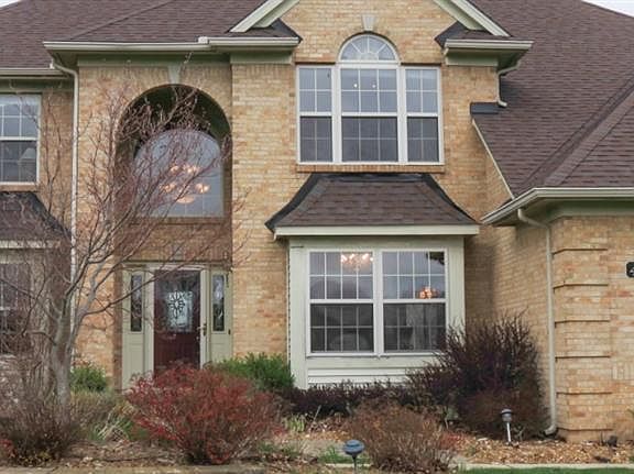 4th image of 489 Canberra Ct