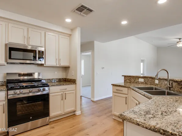 1091 E Providence Canyon Dr, Sahuarita, AZ 85629