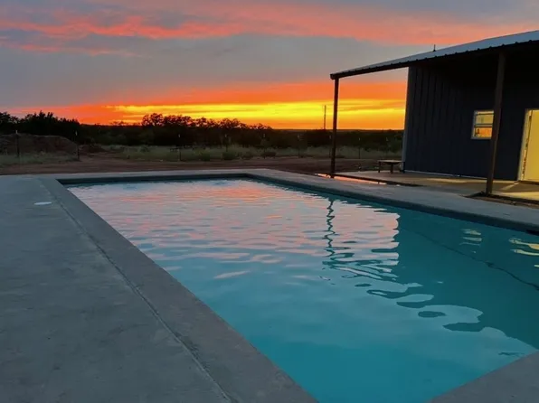 6922 Highway 83, Ovalo, TX 79541