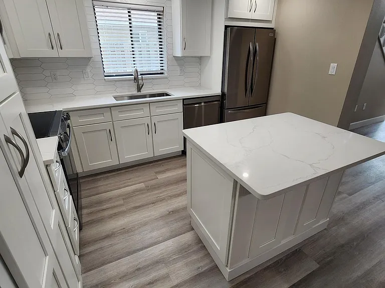 304 Wilson Ave — Photo 9