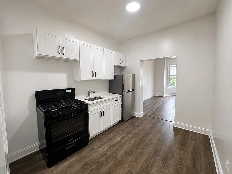2022 W Ontario St — Photo 2