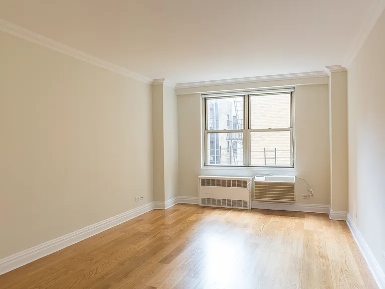210 W 89th St #5A — Photo 5