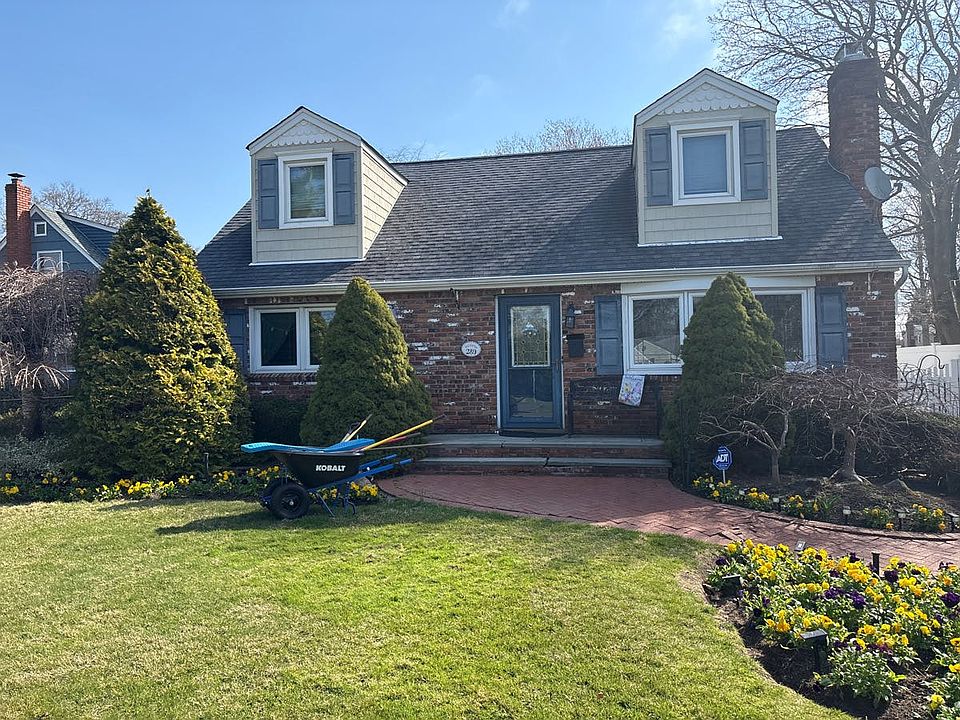 1st image of 289 Sayville Blvd