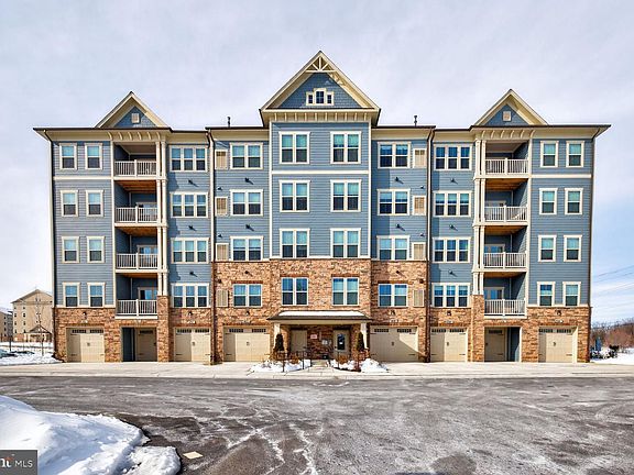 2nd image of 3315 Firefly Ln #304