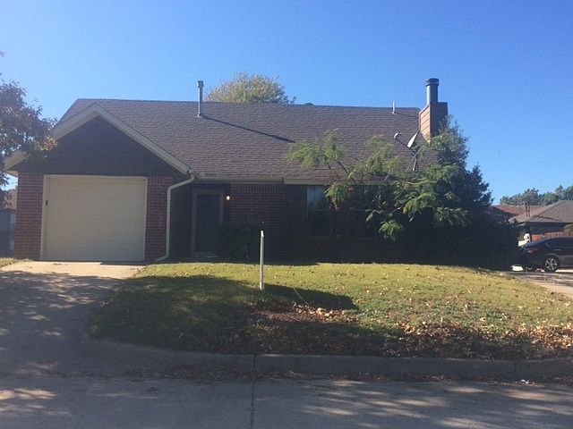 1st image of 2613 N Windsor Pl APT A