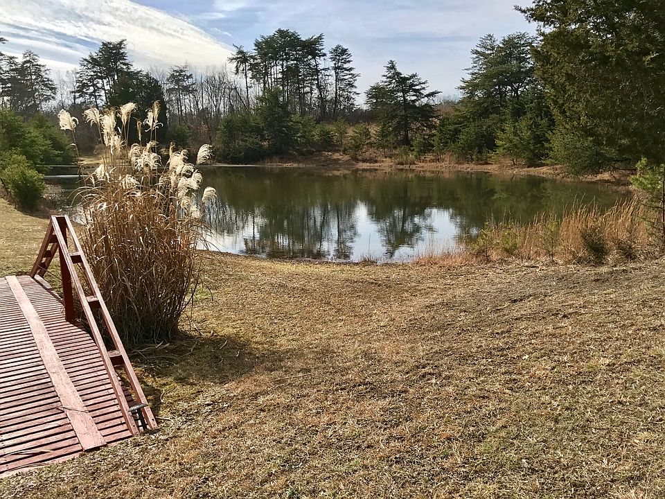 2nd image of 3174 Swauger Valley Rd