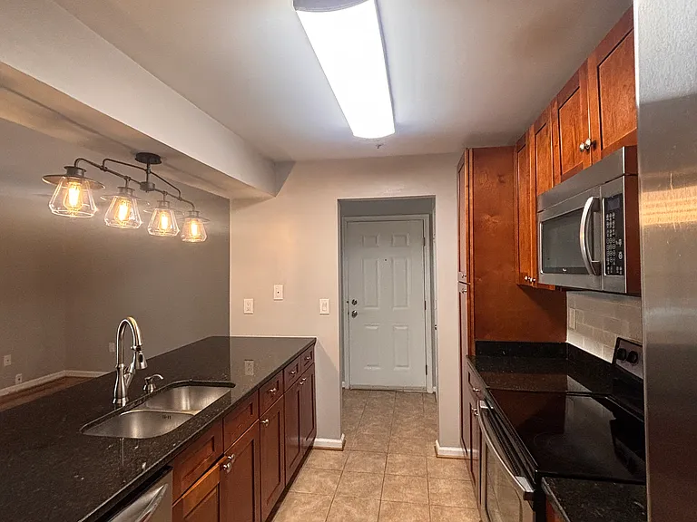 14201 Wolf Creek Pl #6 — Photo 5