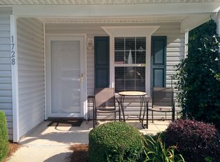 1728 Summerwoods Ln, Griffin, GA