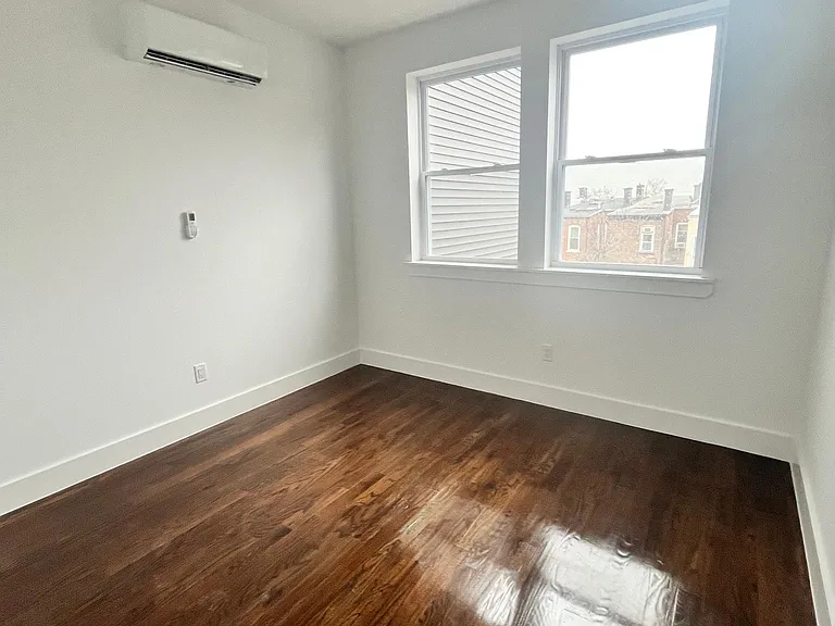 664 Ocean Ave #302 — Photo 3