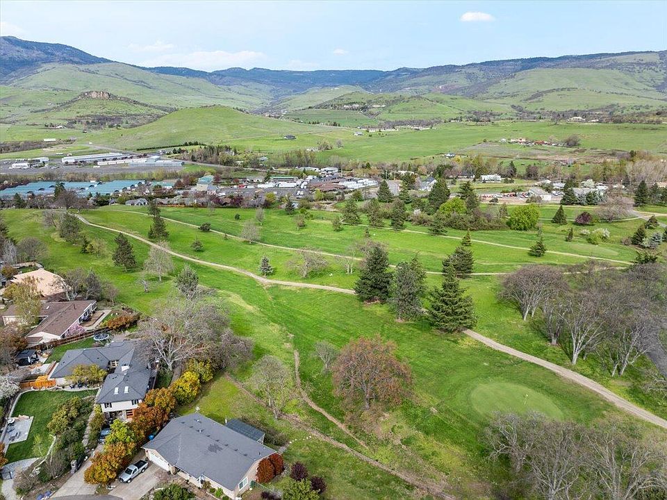 Oak Knoll Golf Course, behind us