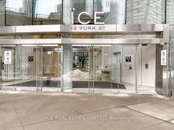 12 York St #3608, Toronto, ON M5J 0A9