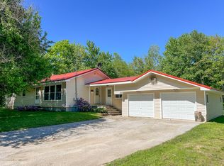 38 Penobscot Ave, Howland, ME 04448