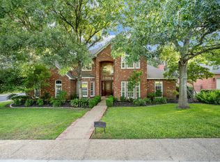 17 Inwood Terrace Dr, San Antonio, TX 78248