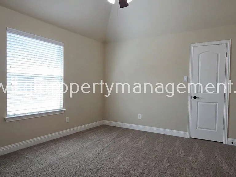 12381 Summertree Dr — Photo 28