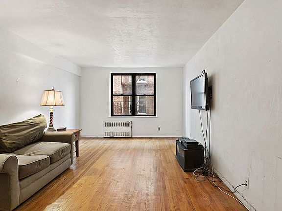 5th image of 4315 Webster Ave APT 3J