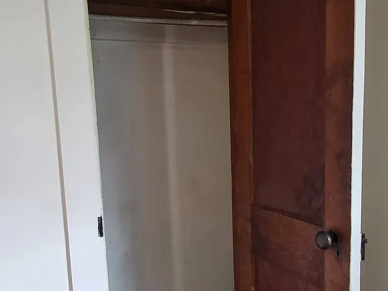 924 E Turner St — Photo 12