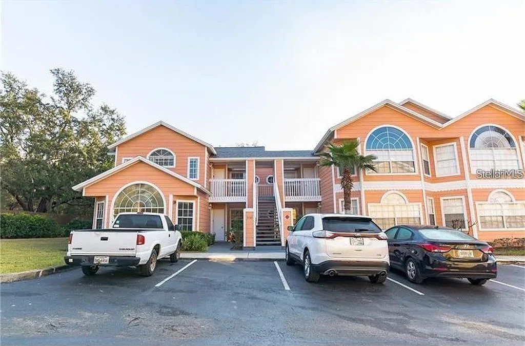 3 bed, 3.0 bath, 1434 sqft, $1,950 — Photo 1
