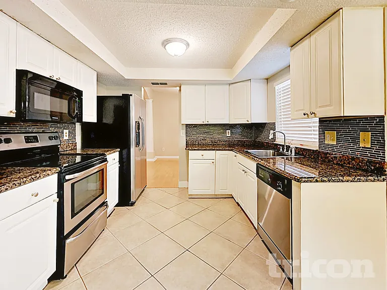 506 Emberwood Dr — Photo 8