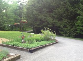 205 Bee Hole Rd, Loudon, NH 03307