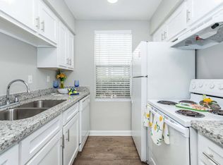 Royal Wildewood Manor Apartments, Clute, TX 77531