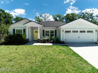 1229 Sarahs Landing Dr, Jacksonville, FL 32221
