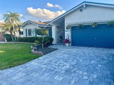 9520 NW 83rd St, Tamarac, FL, 33321