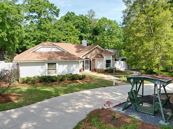 2nd image of 3728 Dorset Way