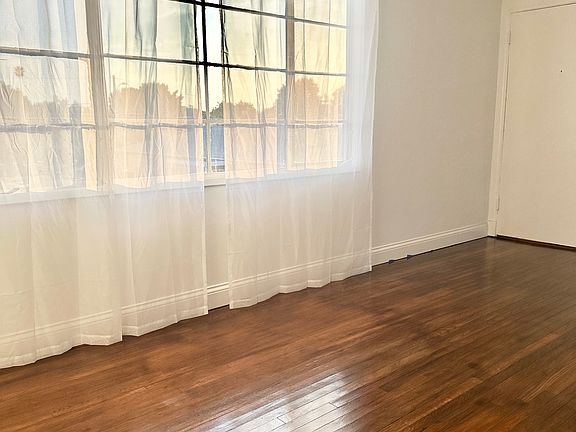 3rd image of 1869 E Ocean Ave #1869